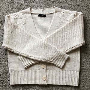 MANGO V- neck Cardigan Sweater.NWOT.